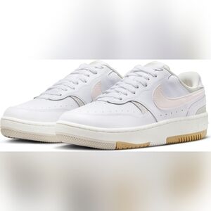 New Nike Gamma Force Women White 9.5